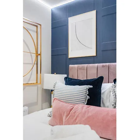 Apartment Modern 3-bedroom Flat *