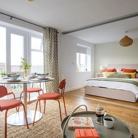 Hauzify I Cavendish Flats *
