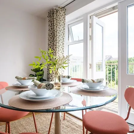 Hauzify I Cavendish Flats Apartment