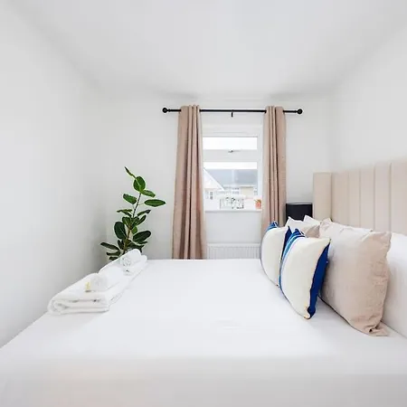 Stylish 3-bed East Contractors Parking Sleeps 5 Near Excel *