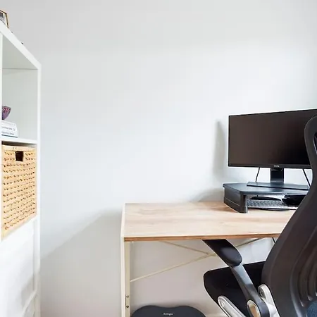 Holiday home Stylish 3-bed East Contractors Parking Sleeps 5 Near Excel London
