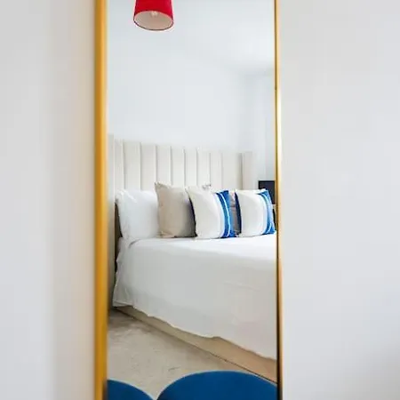 Stylish 3-bed East Contractors Parking Sleeps 5 Near Excel Holiday home