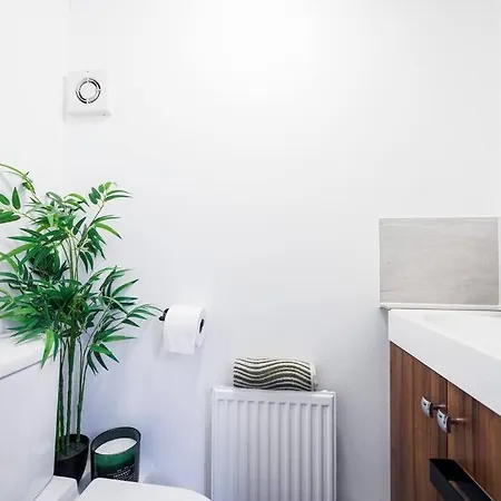 Holiday home Stylish 3-bed East Contractors Parking Sleeps 5 Near Excel *