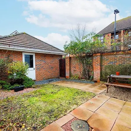 Stylish 3-bed East Contractors Parking Sleeps 5 Near Excel London