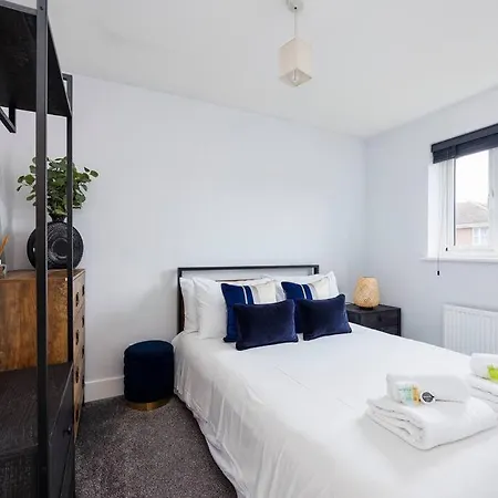 Stylish 3-bed East Contractors Parking Sleeps 5 Near Excel Holiday home *
