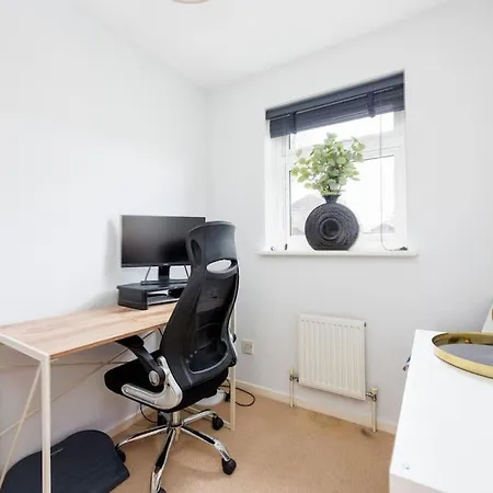 Holiday home Stylish 3-bed East Contractors Parking Sleeps 5 Near Excel *