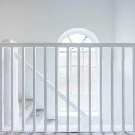 Stylish 3-bed East Contractors Parking Sleeps 5 Near Excel Holiday home
