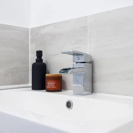Stylish 3-bed East Contractors Parking Sleeps 5 Near Excel *