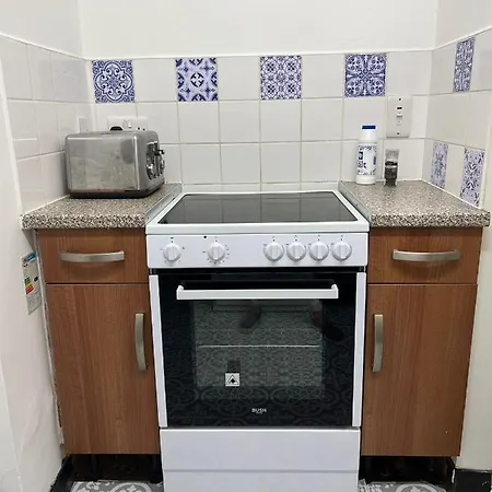 Magic Location Ladies Only * London