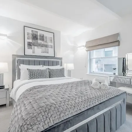 Tottenham Court's House - 2 Bed *