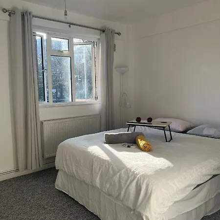 Magic Location Ladies Only Homestay *