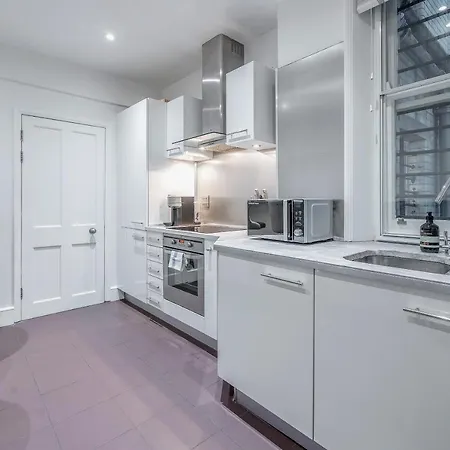 Tottenham Court's House - 2 Bed * London