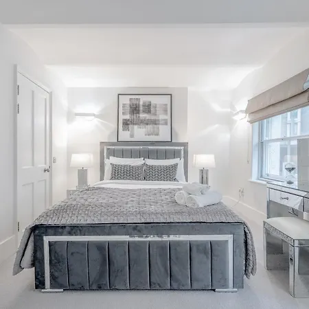 Tottenham Court's House - 2 Bed