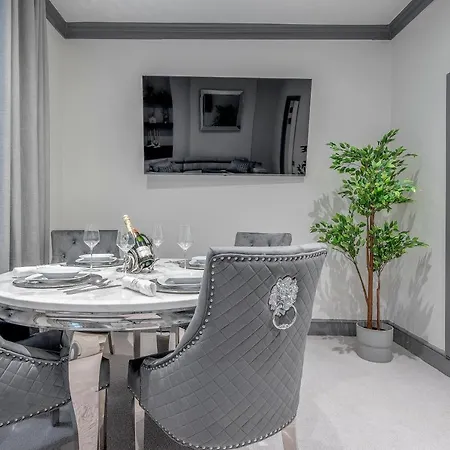 Tottenham Court's House - 2 Bed *