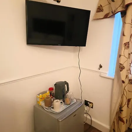 Homestay 51 Nonsuch Walk, *