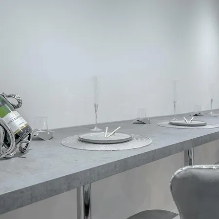 Tottenham Court's House - 2 Bed 아파트 런던