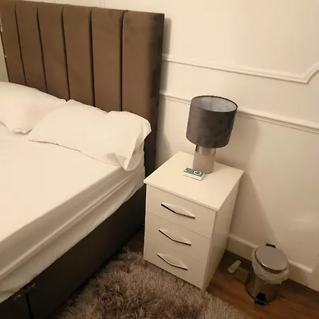 Homestay 51 Nonsuch Walk,