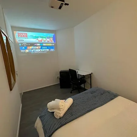 Small Cozy Private Bedroom Zone1 *