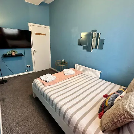 Apartment Budget 2-bedroom In *