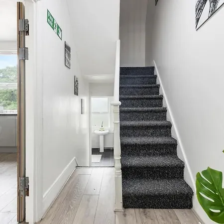 Cosy 3 Bed Flat 15mins To Kings Cross Apartment London