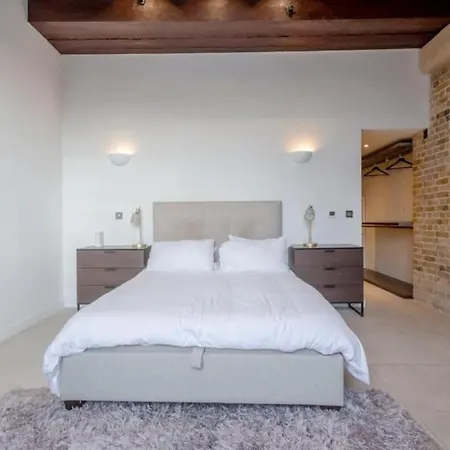 Luxury 1bed In Converted Warehouse Next To Excel Apartment *