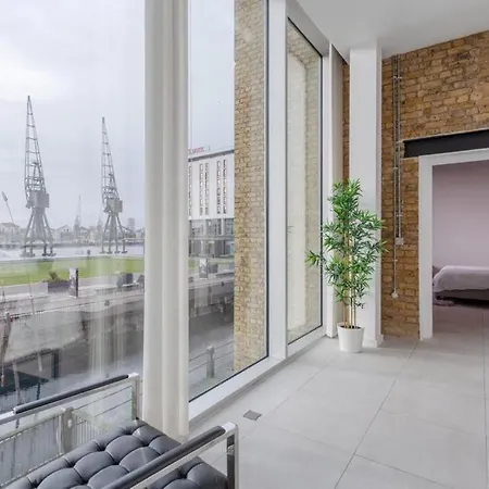 Luxury 1bed In Converted Warehouse Next To Excel Apartment *