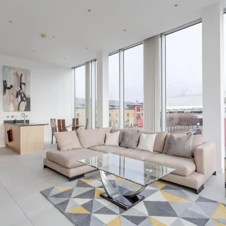Luxury 1bed In Converted Warehouse Next To Excel Apartment *