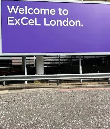 Luxury 1bed In Converted Warehouse Next To Excel * London