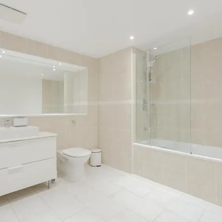 Luxury 1bed In Converted Warehouse Next To Excel * London