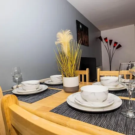 Apartment Pristine Relocation Pamers *