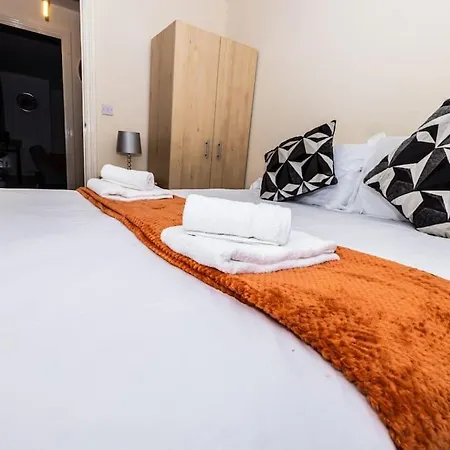Pristine Relocation Pamers Apartment London