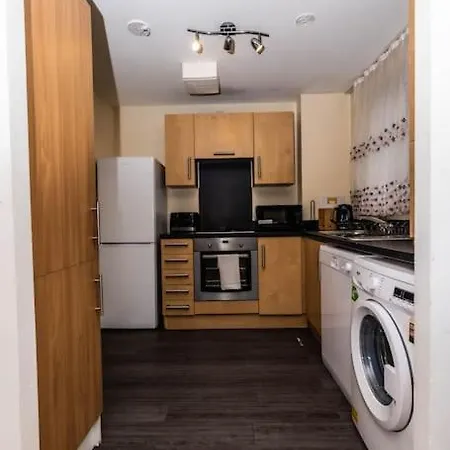 Pristine Relocation Pamers * London