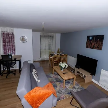 Apartment Pristine Relocation Pamers London