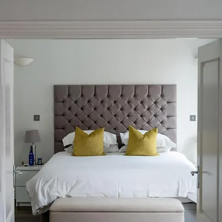 Apartment 9 Hertford Street *