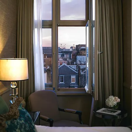 Hotel Althoff St James's & Club
