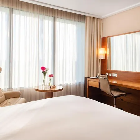 Sofitel London Heathrow Hotel 5*