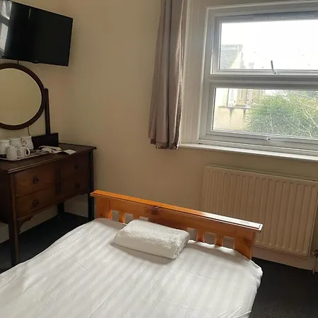 Heathrow Hostel *