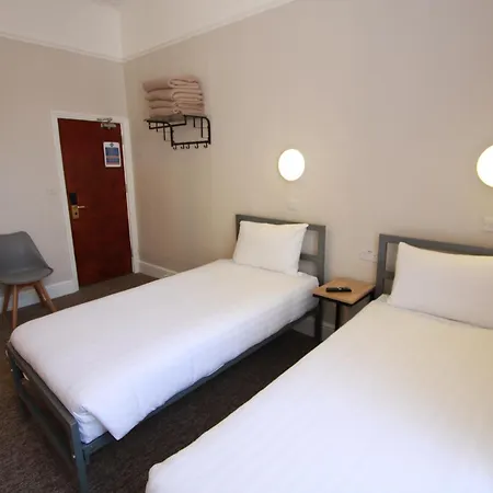 Lords Hotel 2*