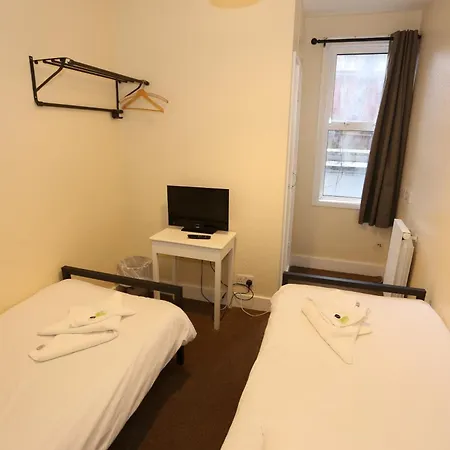Charlie Hotel 2*