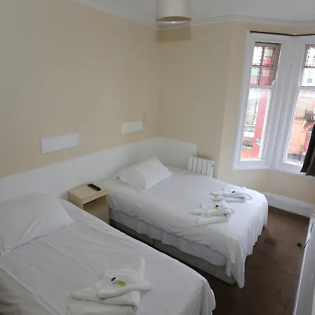 Charlie Hotel 2*