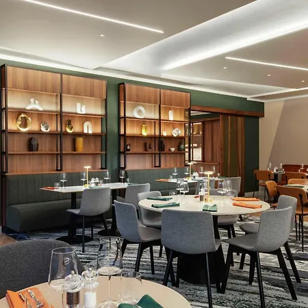 Novotel Paddington 4*