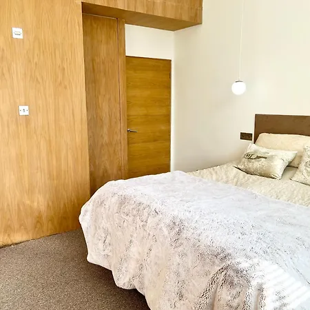 Stylish 2br Designer Flat Holland Park London