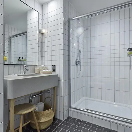 One Hundred Shoreditch 4*
