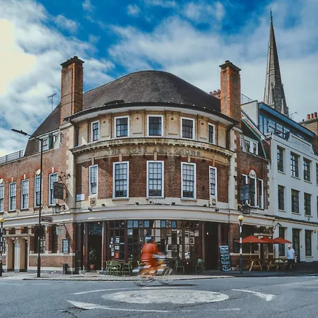 Rose And Crown Stoke Newington London