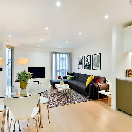 Clapham South 1 * London