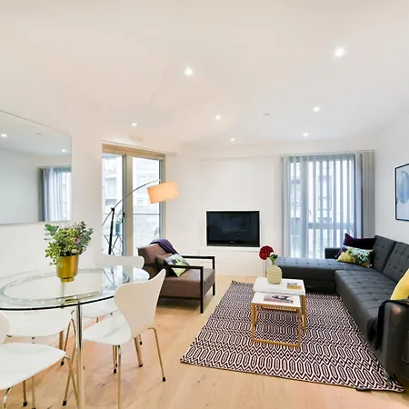 Clapham South 1 Apartment