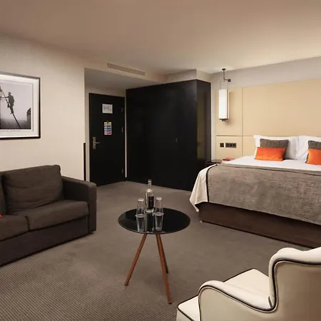 Montcalm Royal House, City
