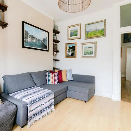 Artistic Pied-A-Terre, Steps From The Tube, Moments From London'S Heart Apartment London