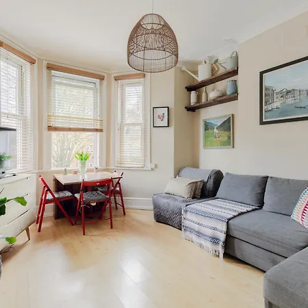 Artistic Pied-A-Terre, Steps From The Tube, Moments From London'S Heart Apartment London