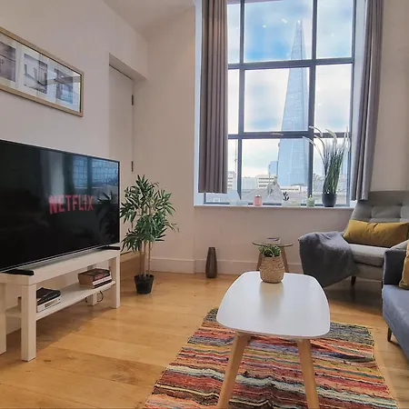 Shard View Apartment *
